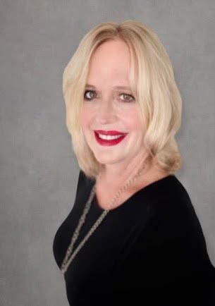 Image for real estate agent Caryn Schniederjan with REMAX DFW Associates in , 