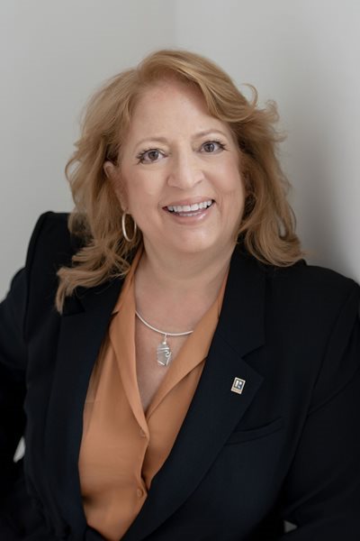 Image for real estate agent Roseann Dugan, ABR, SRES with HOMESMART Professionals in Warren, RI