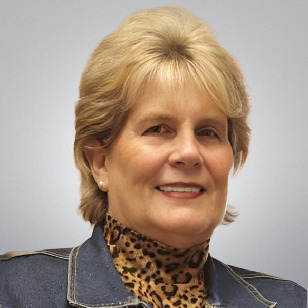 Image for real estate agent Lynne Rapada with HomeSmart PV & Associates in Fresno, CA