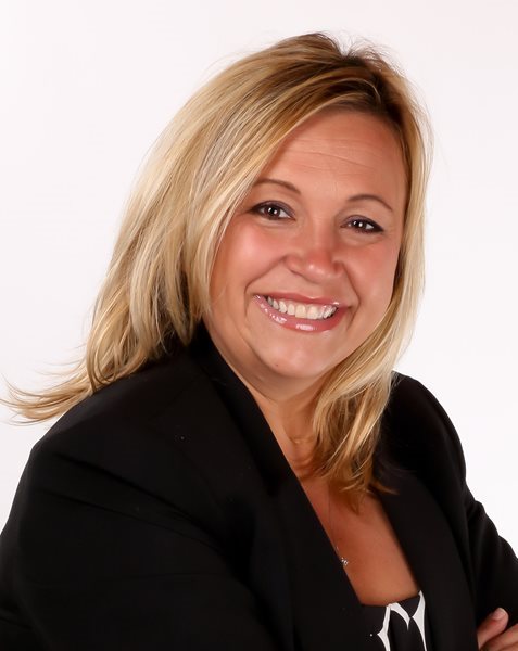 Image for real estate agent Kelli Uxa in St. Louis, MO