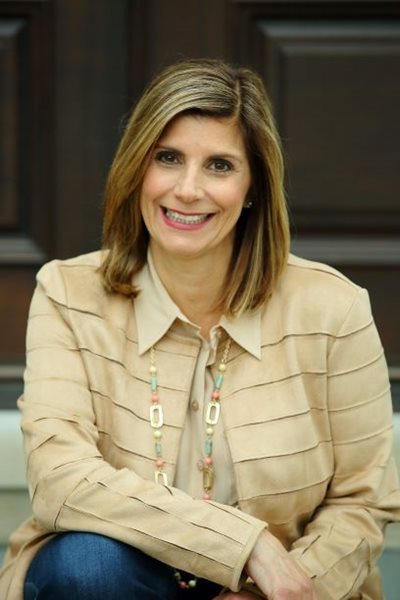 Image for real estate agent Elise Rinaldi with @properties Christie's International Real Estate in Winnetka, IL